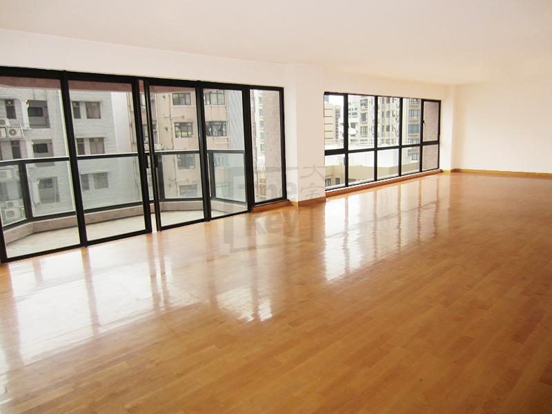 photo 3 — Estoril Court, Midlevels Central