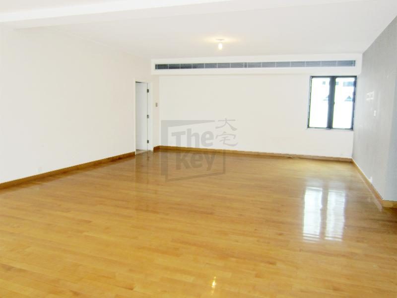 photo 4 — Estoril Court, Midlevels Central