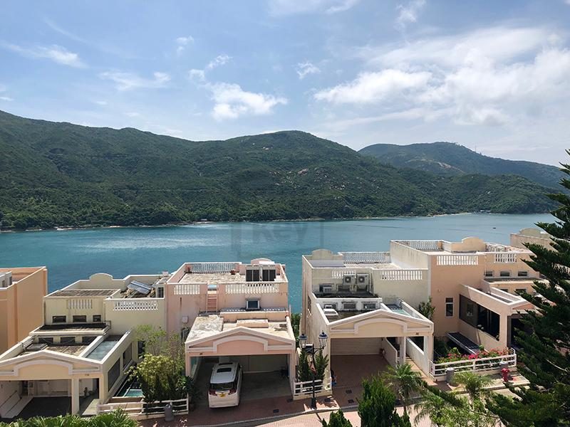 photo 3 — The Redhill Peninsula, Tai Tam