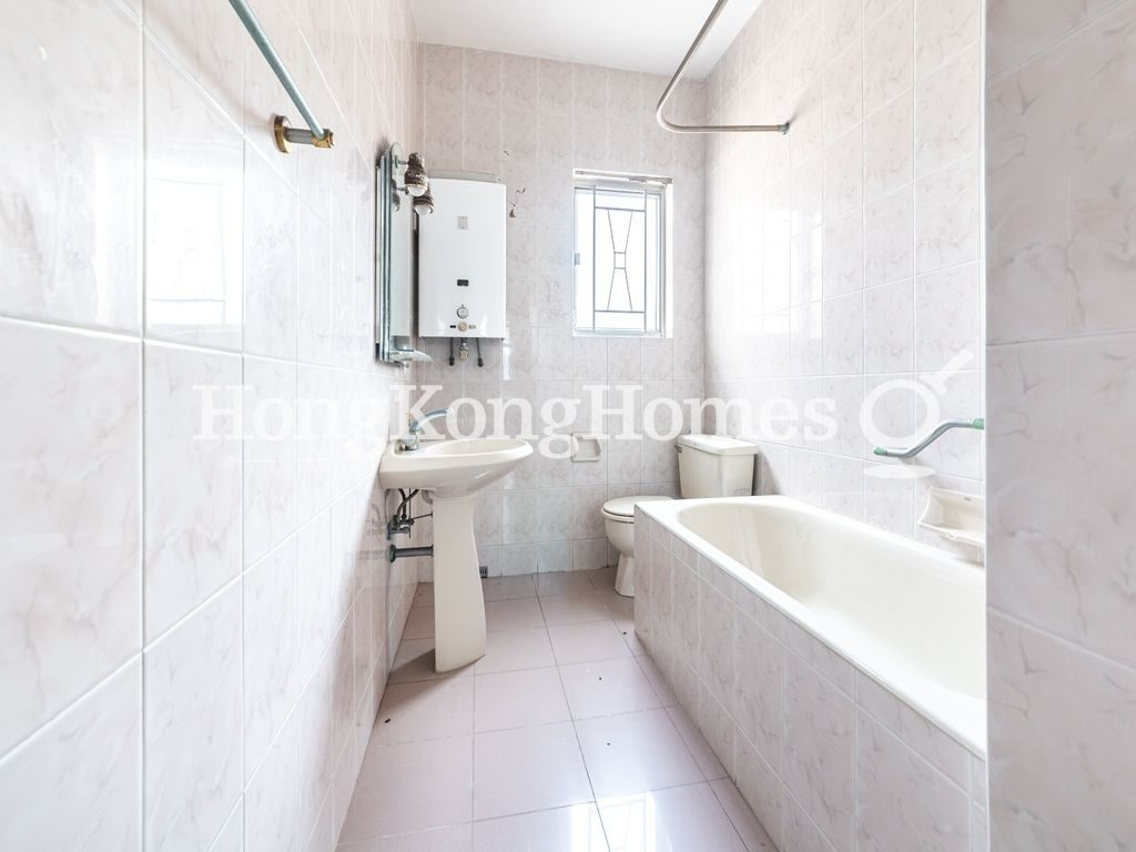 Master Bathroom — 箕璉閣，跑馬地