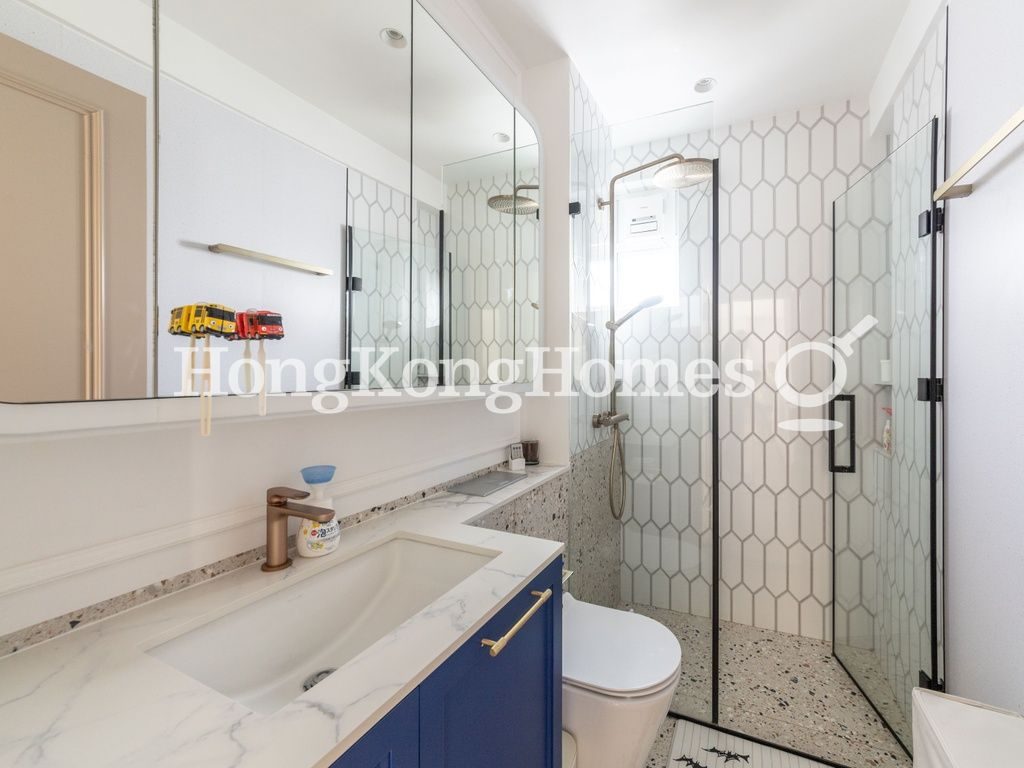Guest Bathroom — 珊瑚閣 A座，北角半山