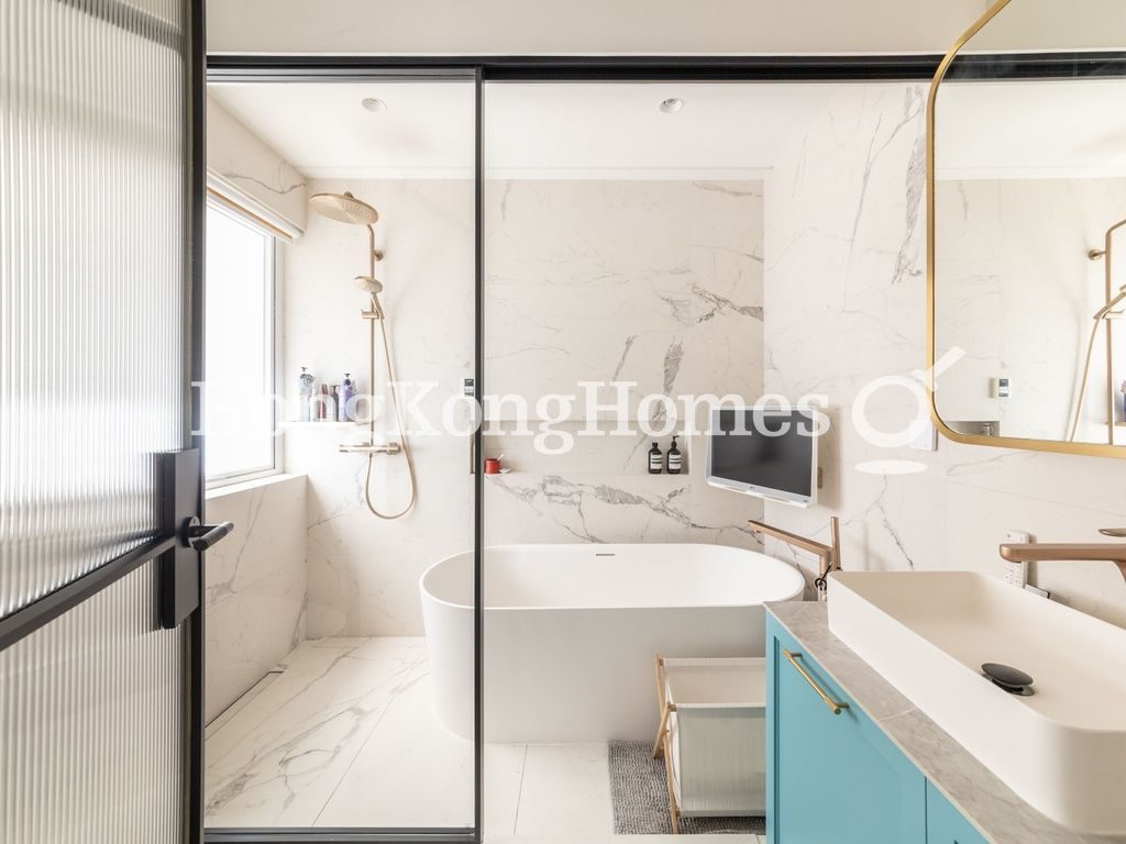 Master Bathroom — 珊瑚閣 A座，北角半山