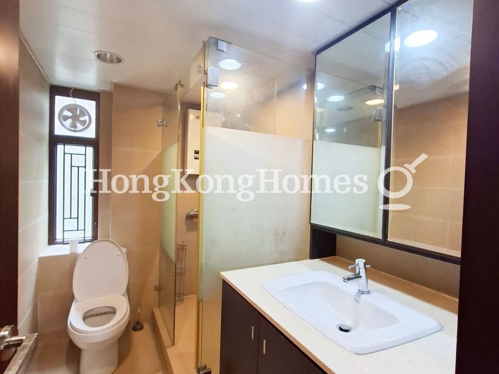 Guest Bathroom — 利德大廈，西半山