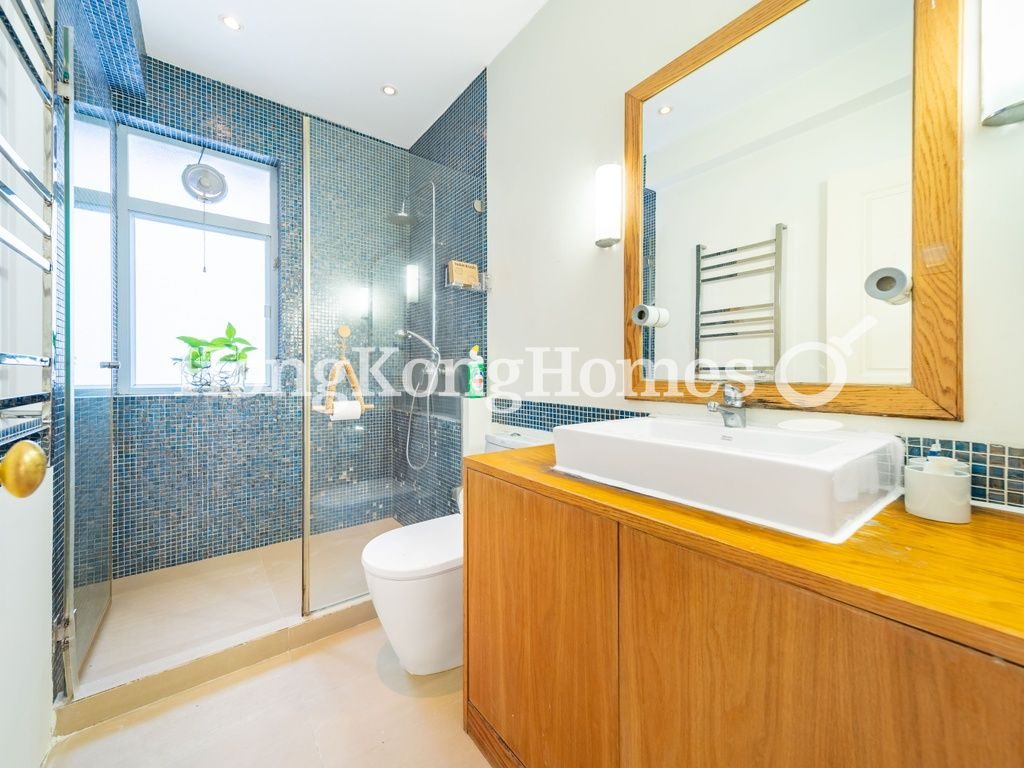 Master Bathroom — 宜安閣，西半山