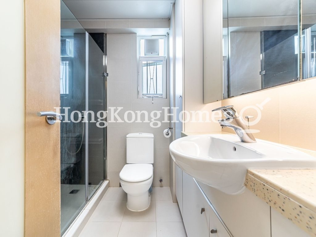 Master Bathroom — Swiss Towers - Tower 2, Tai Hang