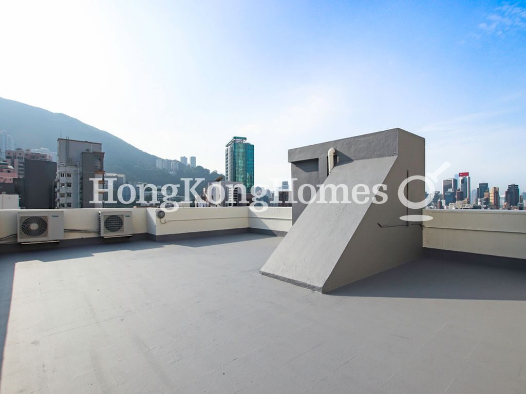 Private Roof Terrace — 毓成大廈，跑馬地