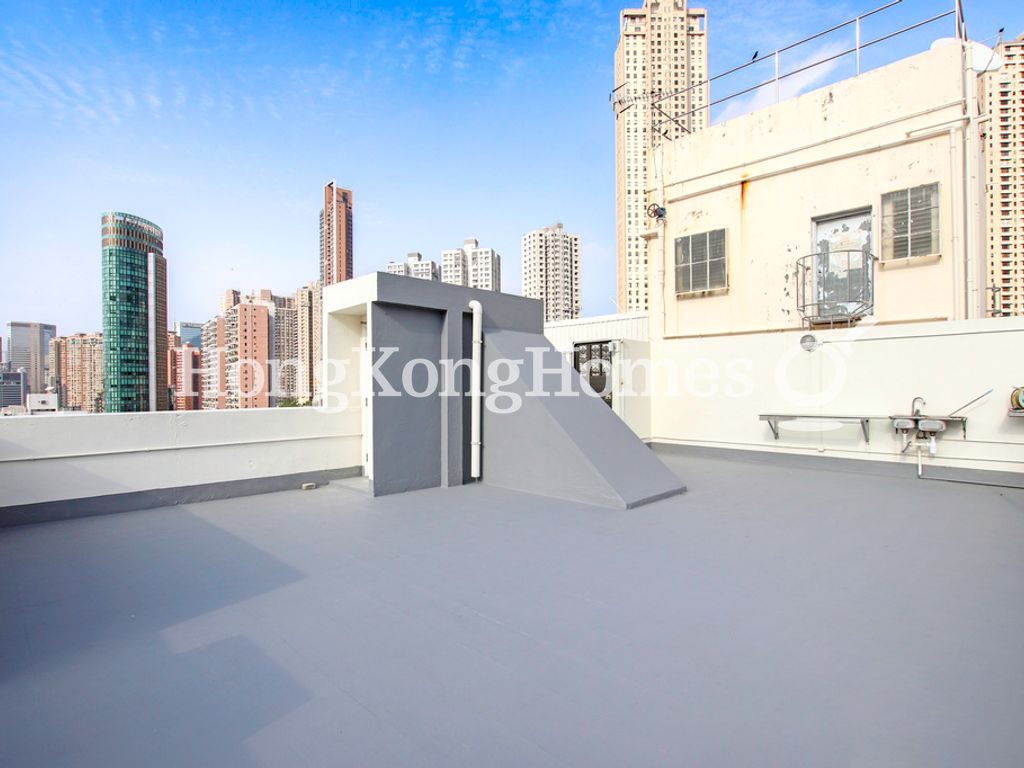 Private Roof Terrace — 毓成大廈，跑馬地
