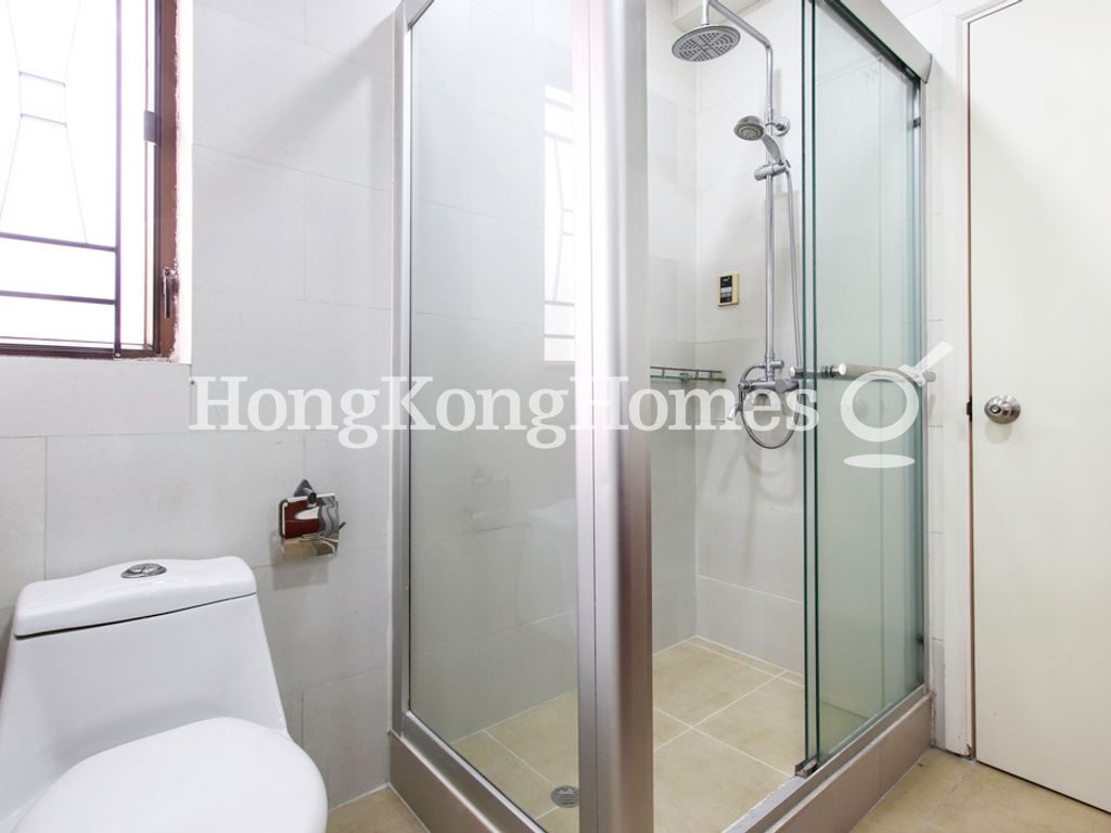 Master Bathroom — 毓成大廈，跑馬地