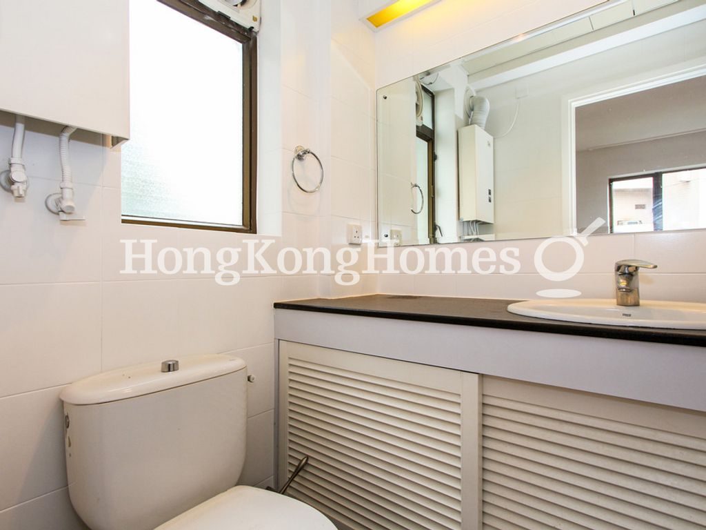 Master Bathroom — 碧雲樓，中半山