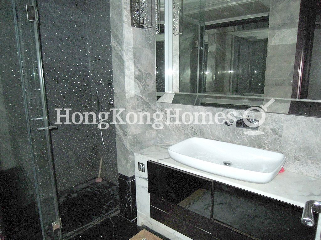 Master Bathroom — Celestial Heights-Celestial Avenue No. 28, Ho Man Tin / Waterloo Road