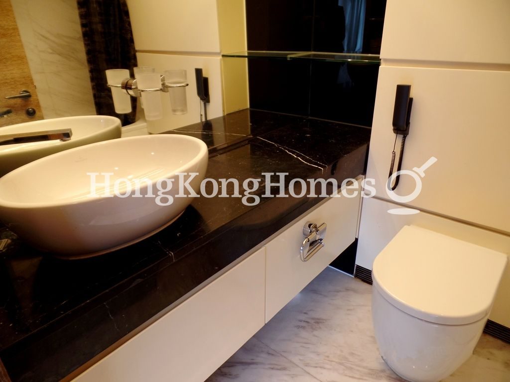 Guest Bathroom — 聚賢居 - 第01座，中環