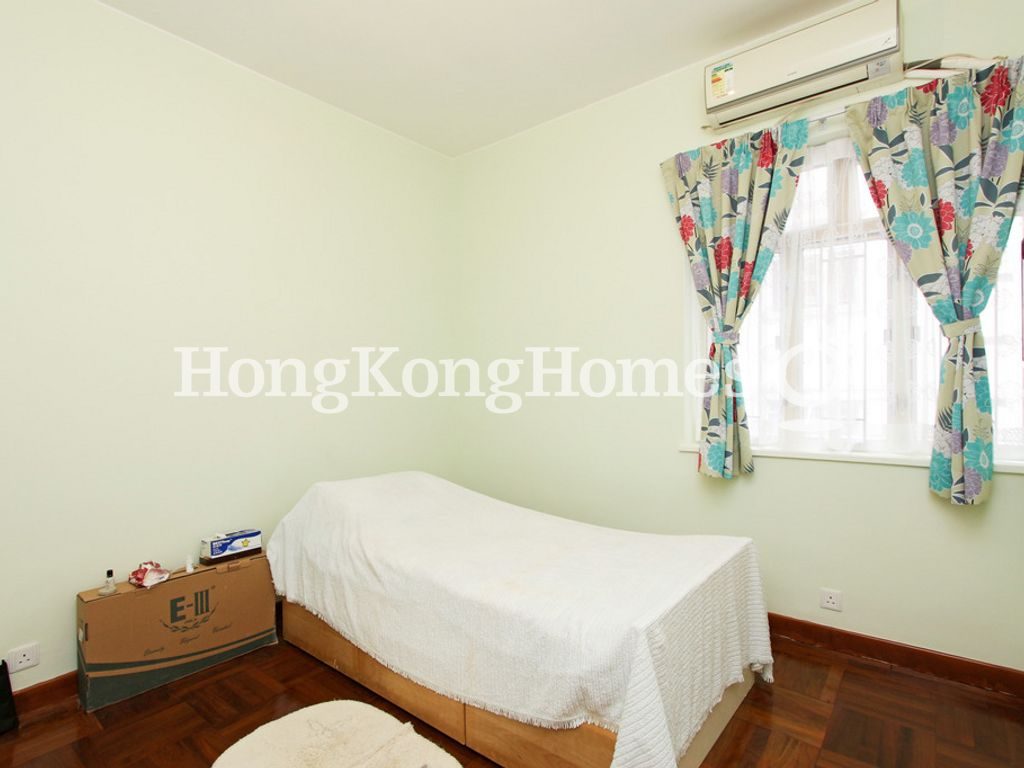 Second Bedroom — 半山樓，中半山