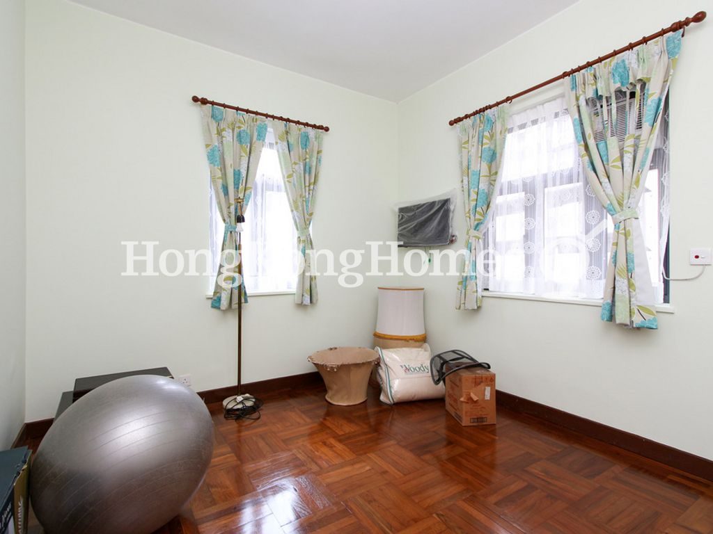 Third Bedroom — 半山樓，中半山