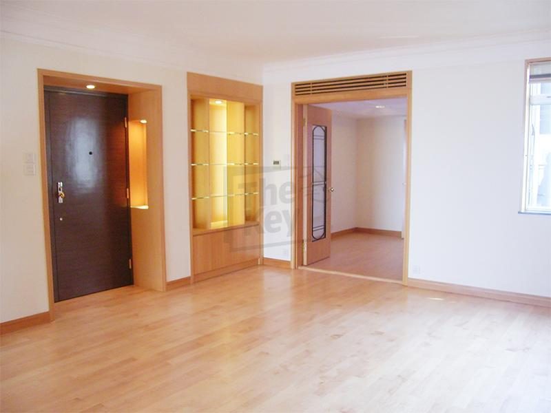 photo 4 — Evergreen Villa, Midlevels East