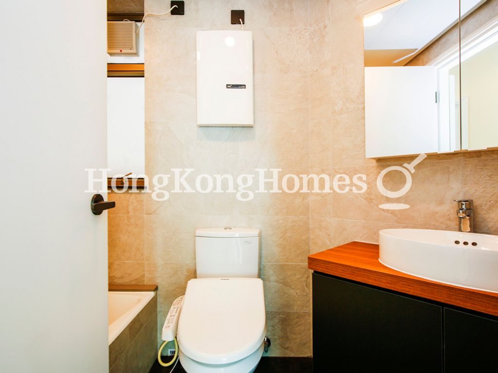 Master Bathroom — 擎天半島 5座，尖沙咀