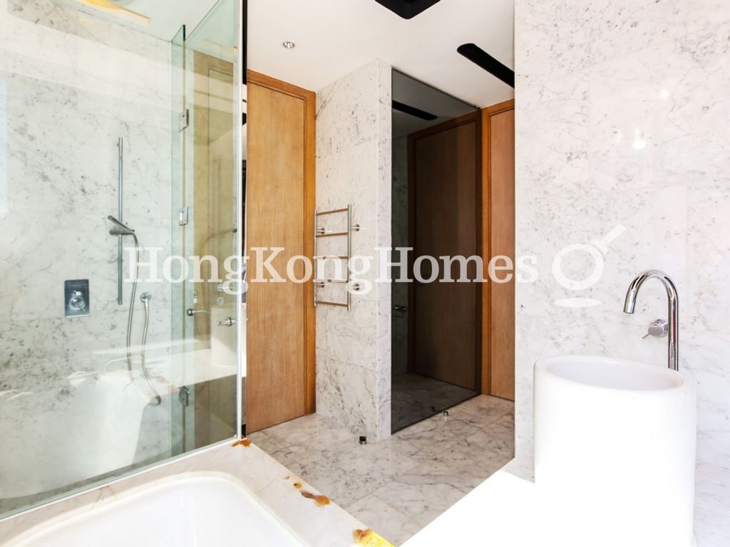 Ensuite Bathroom — 尚匯，灣仔