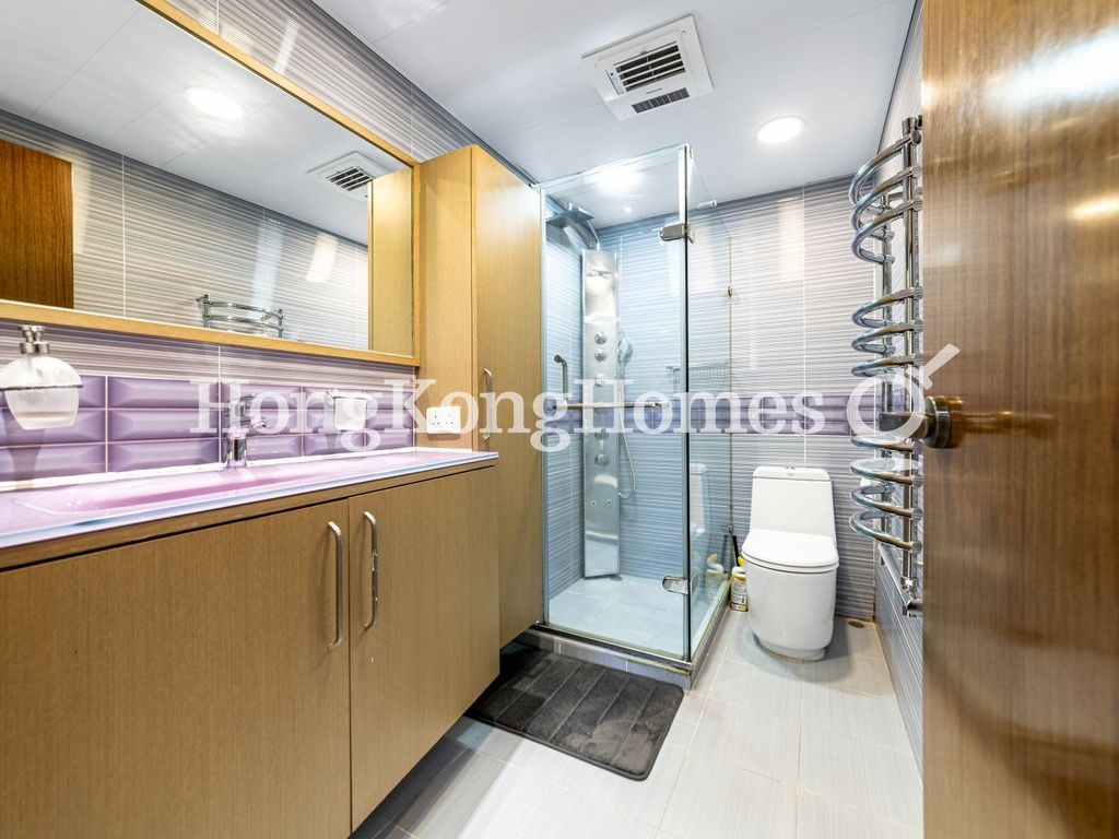 Guest Bathroom — 碧瑤灣 - 第24座，薄扶林