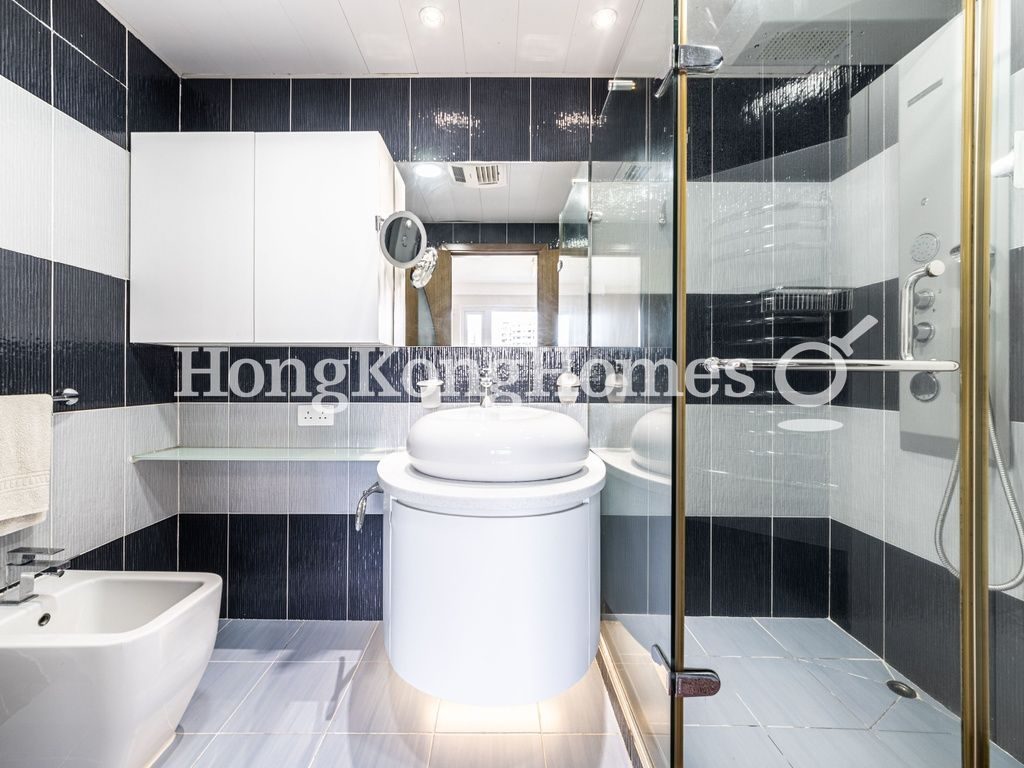 Master Bathroom — 碧瑤灣 - 第24座，薄扶林