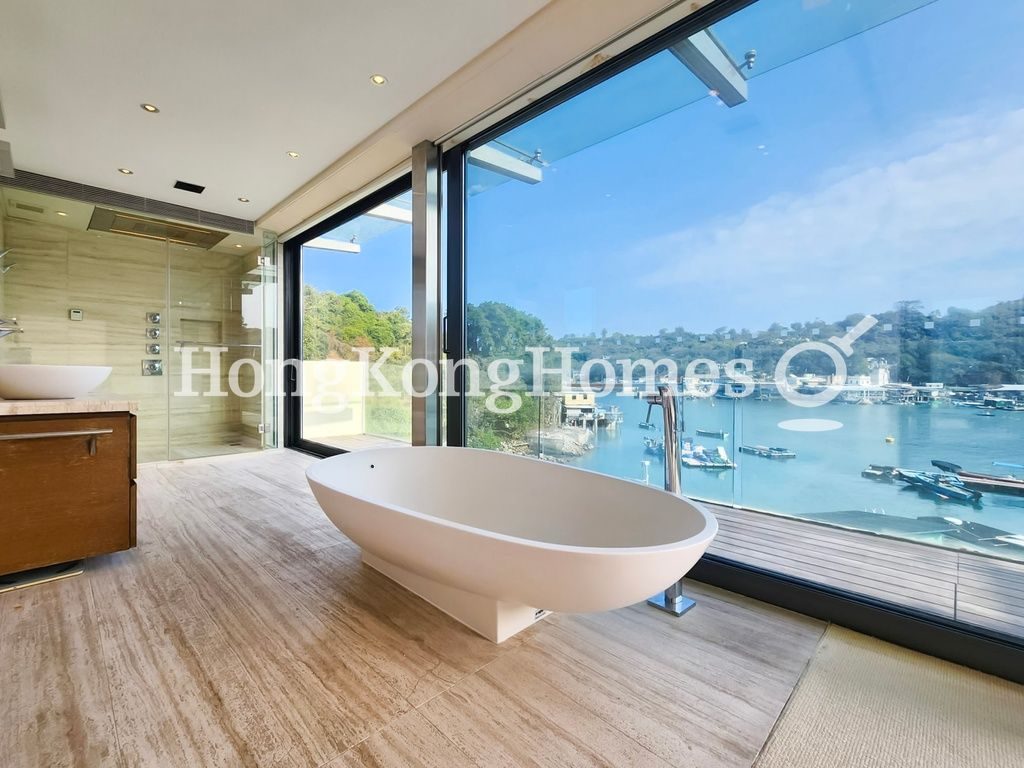 Master Bathroom — 布袋澳，清水灣
