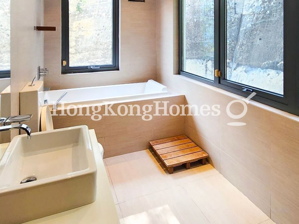 Guest Bathroom — 布袋澳，清水灣