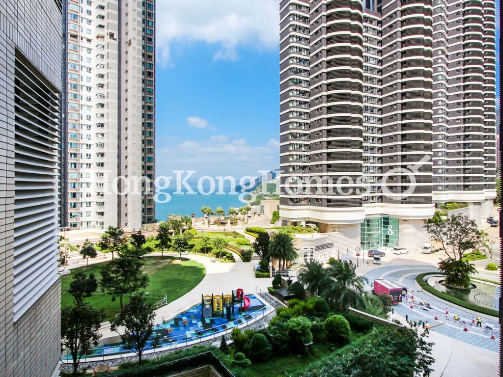 View from Balcony off Kitchen — 貝沙灣 04期, 南灣，薄扶林