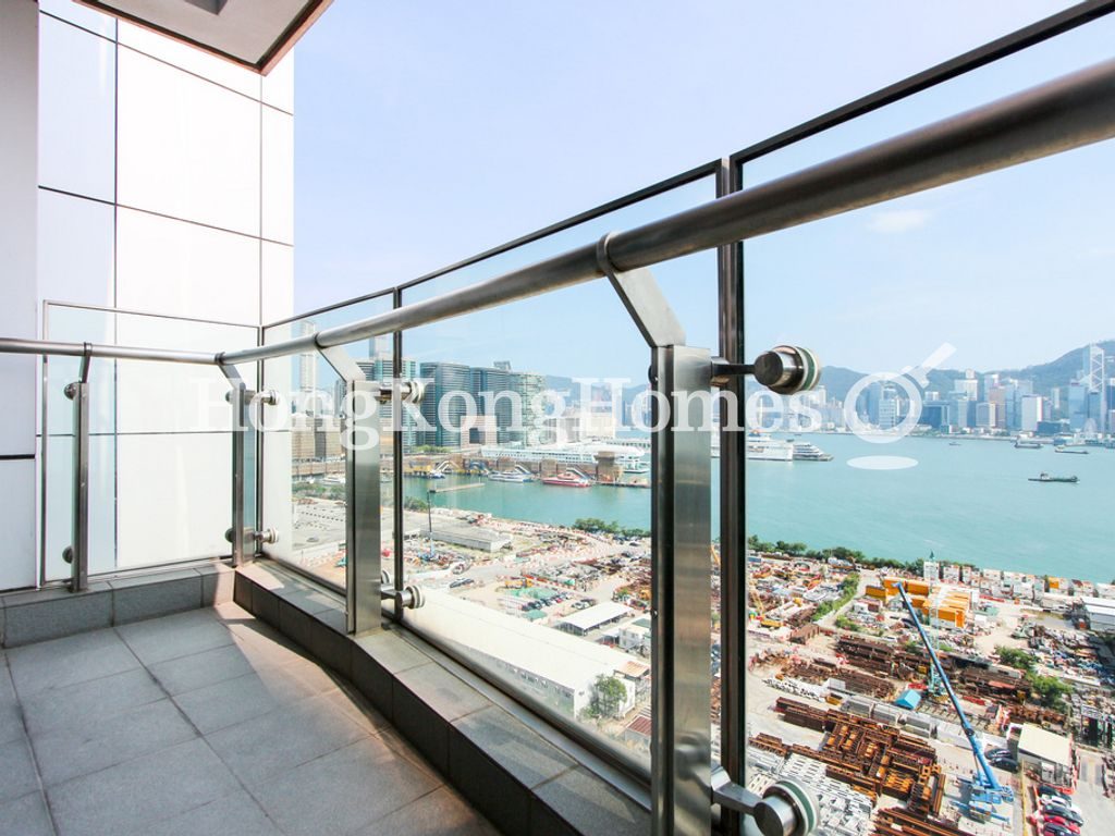 Balcony off Living and Dining Room — 君臨天下1座，尖沙咀