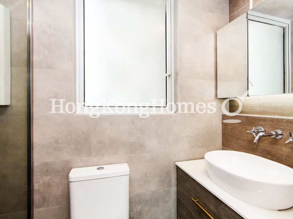Master Bathroom — 君臨天下1座，尖沙咀