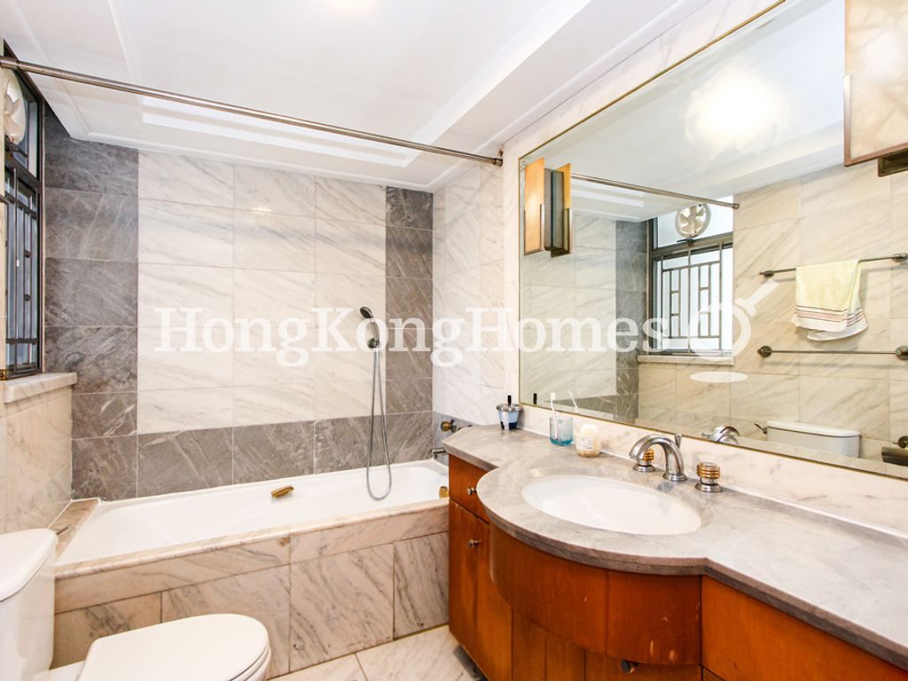 Master Bathroom — 漾日居 - 第03座，尖沙咀