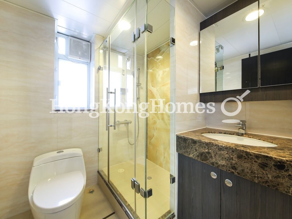 Guest Bathroom — 嘉賢大廈，西半山