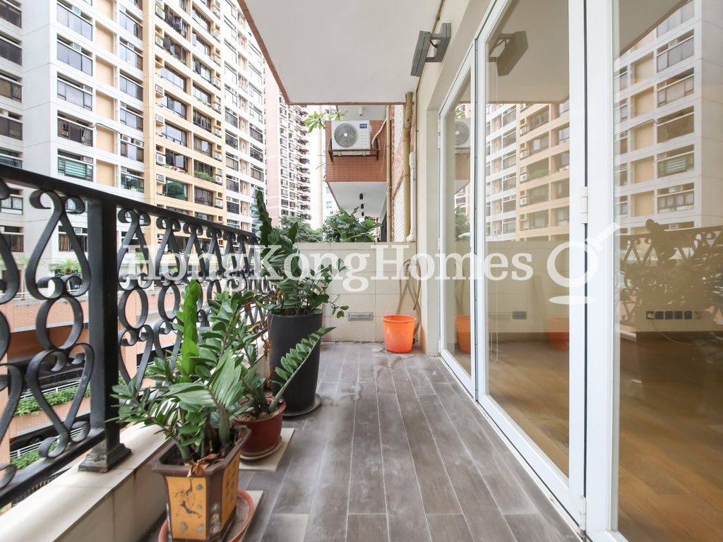 Balcony off Living and Dining Room — 精緻園，西半山