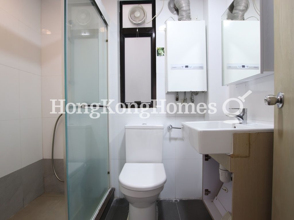 Guest Bathroom — 富士屋，東半山