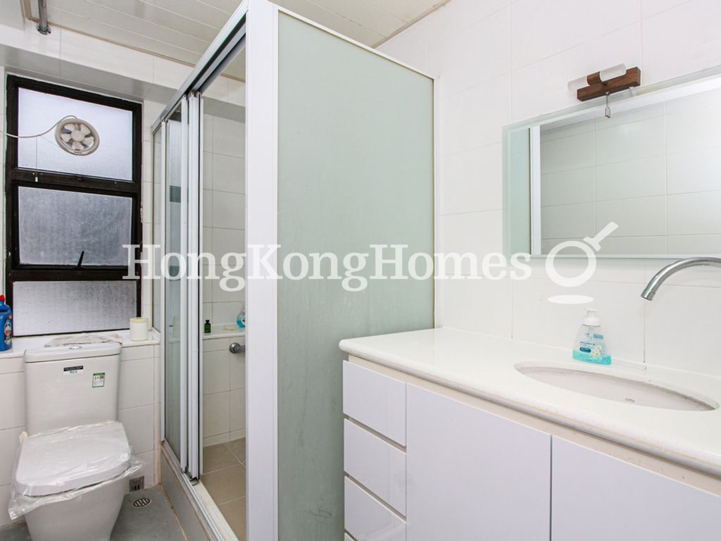 Guest Bathroom — 樂信臺 II，西半山