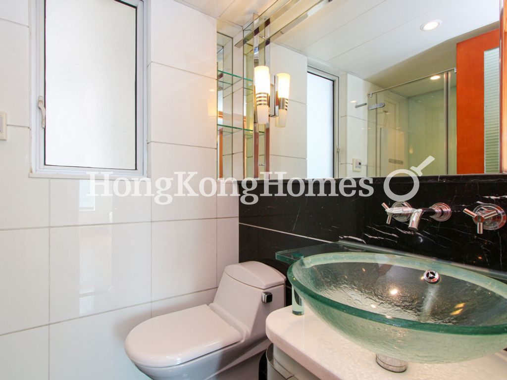 Guest Bathroom — The Harbourside - Tower 1, Tsim Sha Tsui