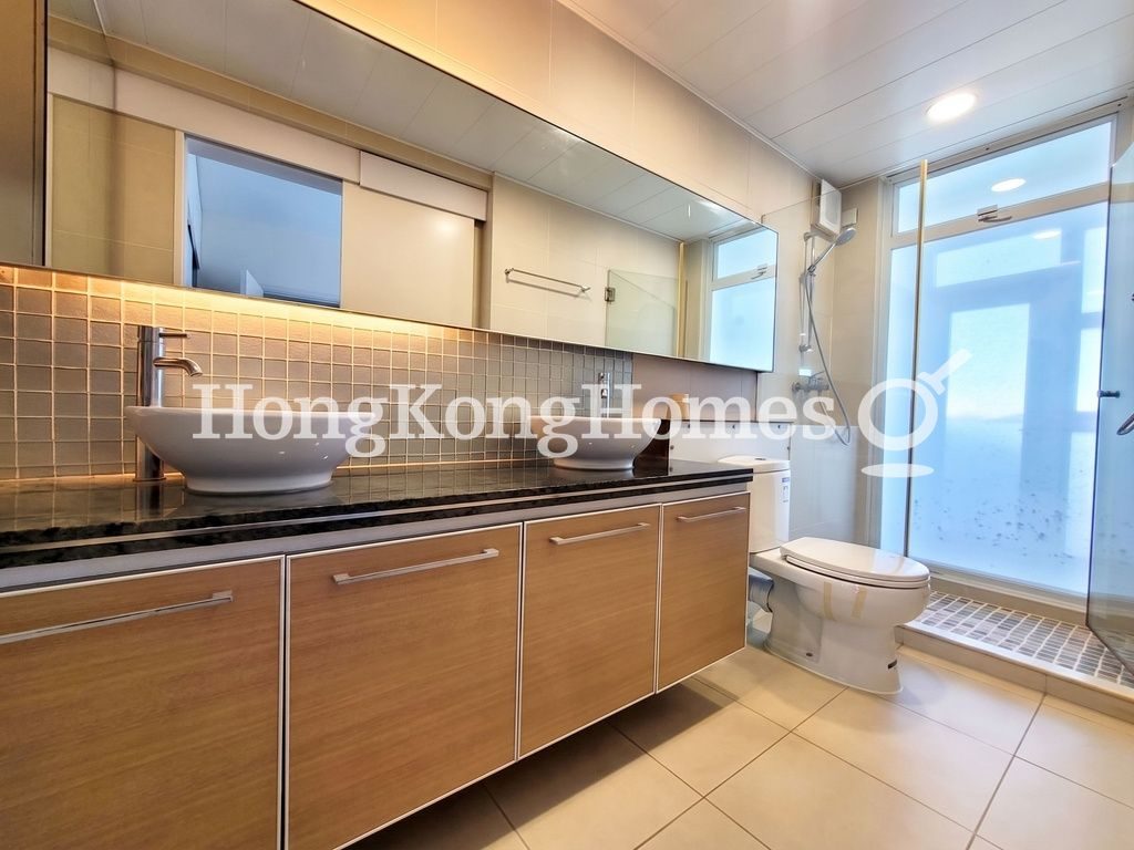 Master Bathroom — 華富花園，清水灣