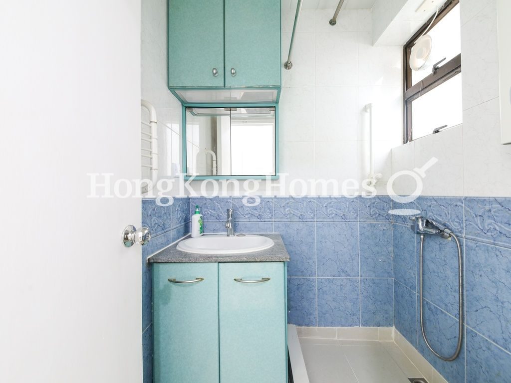 Guest Bathroom — 又一居 02期 01座，九龍塘
