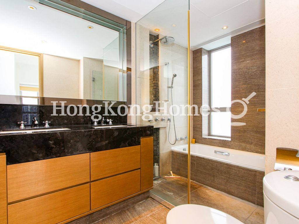 Master Bathroom — The Summa - Tower 1, Mid-levels West