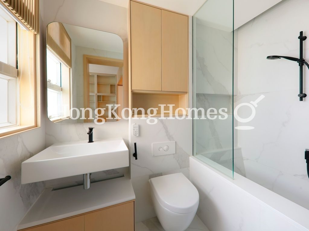 Master Bathroom — 金鑾閣，東半山