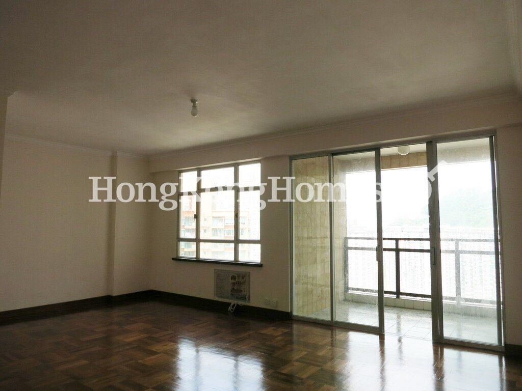 Living and Dining Room — Dragon Garden, Jardine's Lookout