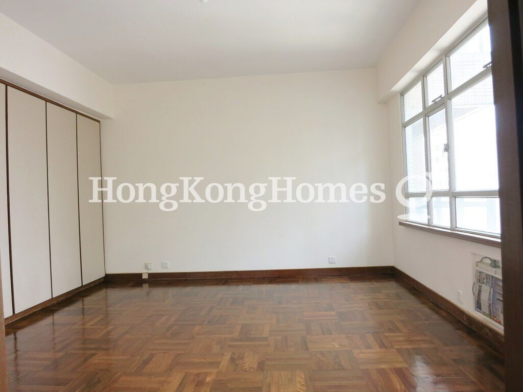 Master Bedroom — Dragon Garden, Jardine's Lookout
