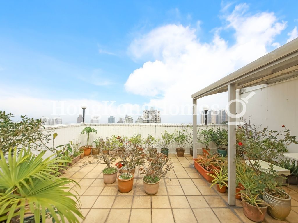 Private Roof Terrace — 利嘉大廈 - B座，薄扶林