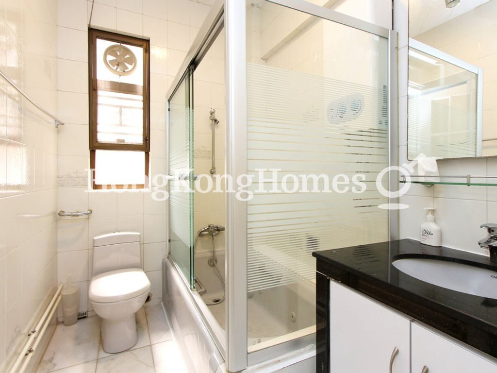 Master Bathroom — 鑑波樓，西半山