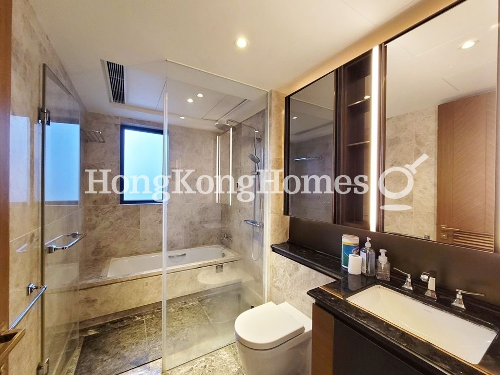 Master Bathroom — Parc Inverness - Tower 2, Kowloon Tong
