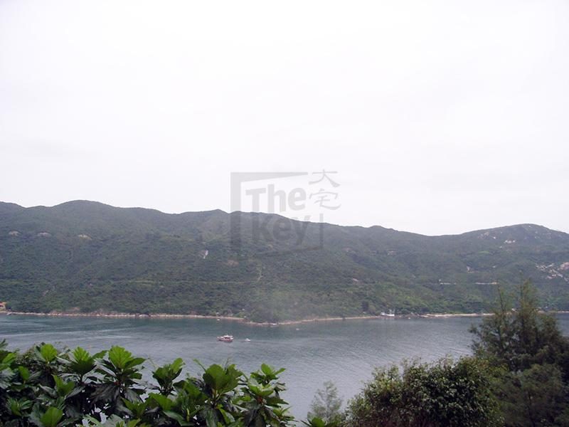 photo 2 — The Redhill Peninsula, Tai Tam