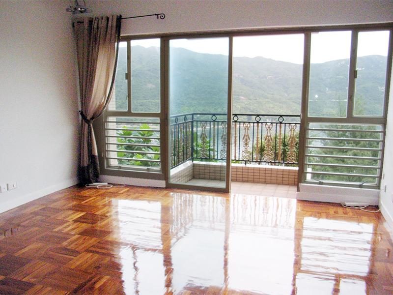 photo 3 — The Redhill Peninsula, Tai Tam