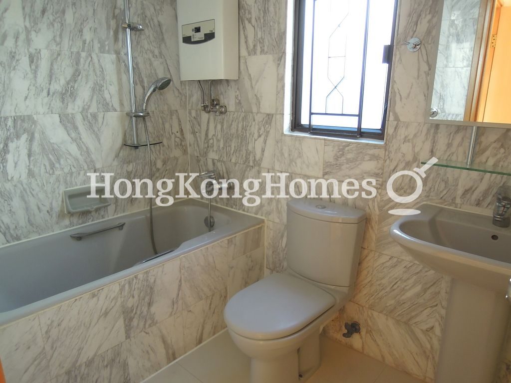 Master Bathroom — 又一居 03期 15座，九龍塘