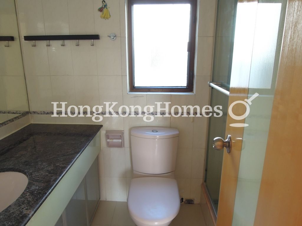 Guest Bathroom — 又一居 03期 15座，九龍塘