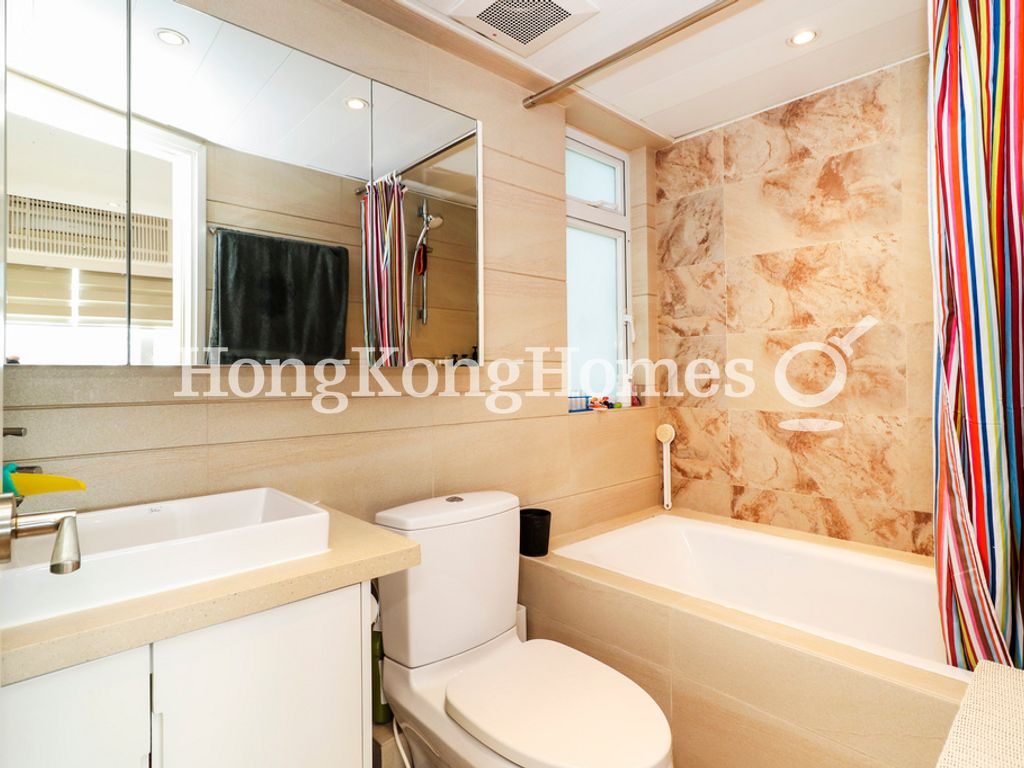 Master Bathroom — Park Garden, Tai Hang