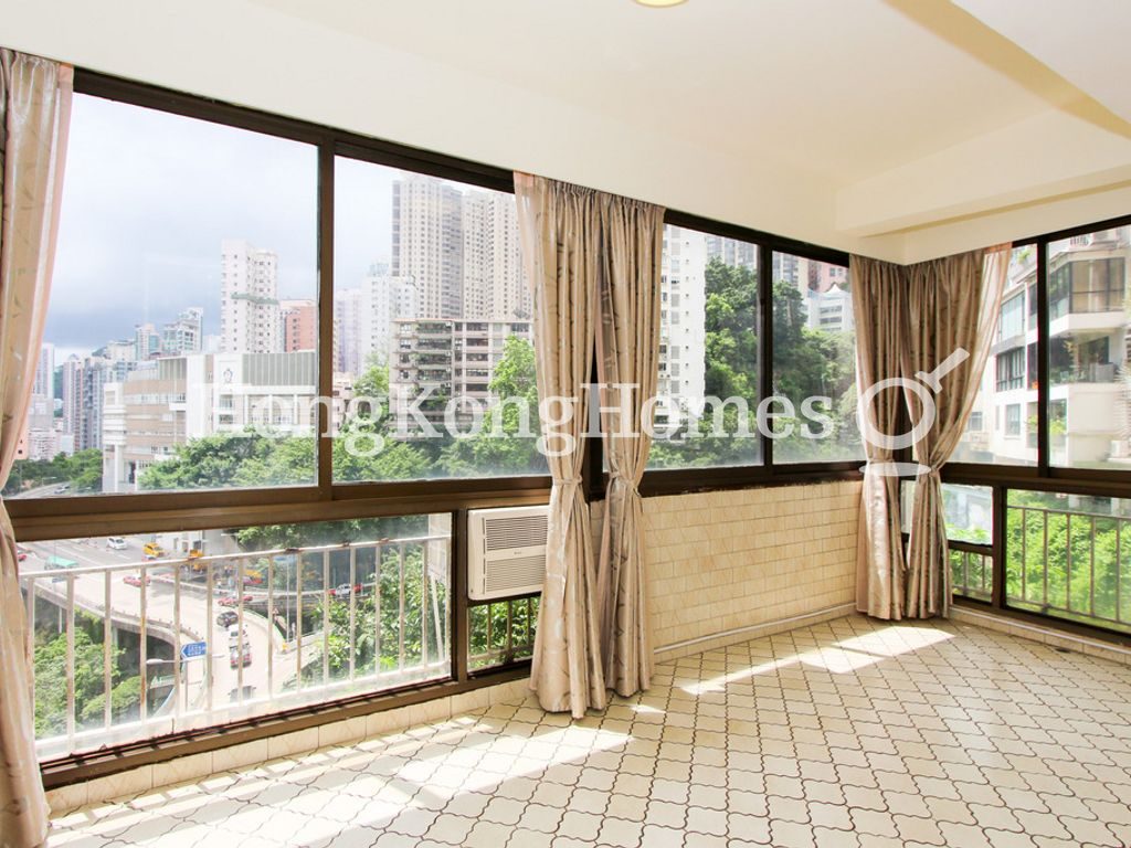 Enclosed Balcony — 羅便臣花園大廈 03F-03G座，西半山