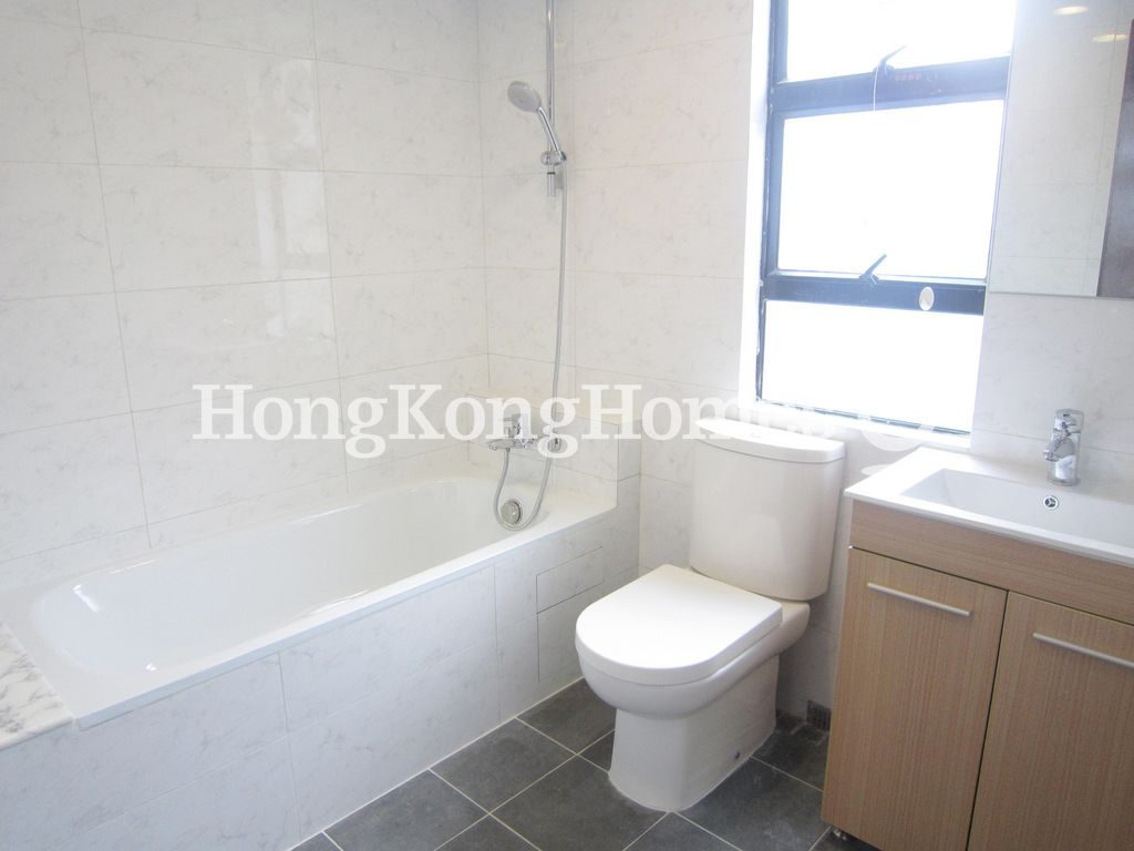 Master Bathroom — Robinson Heights II, Mid-levels West