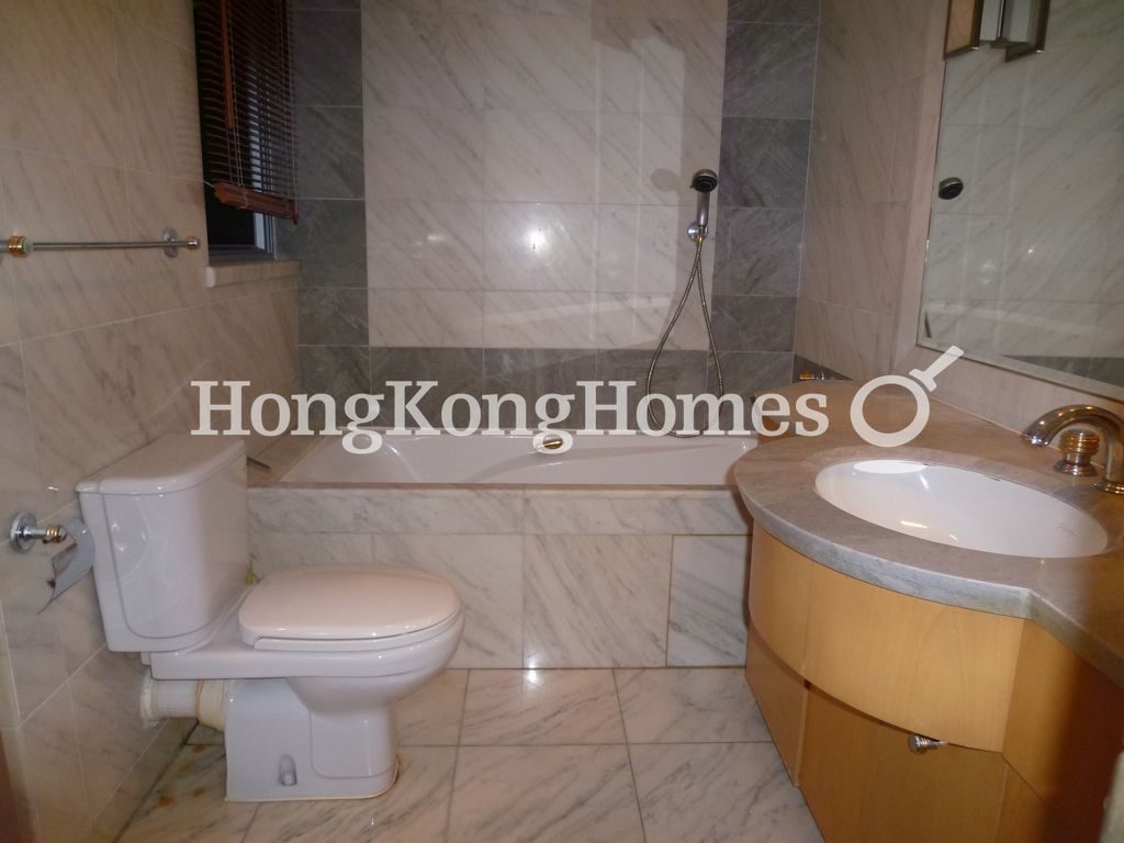 Master Bathroom — 漾日居 - 第03座，尖沙咀